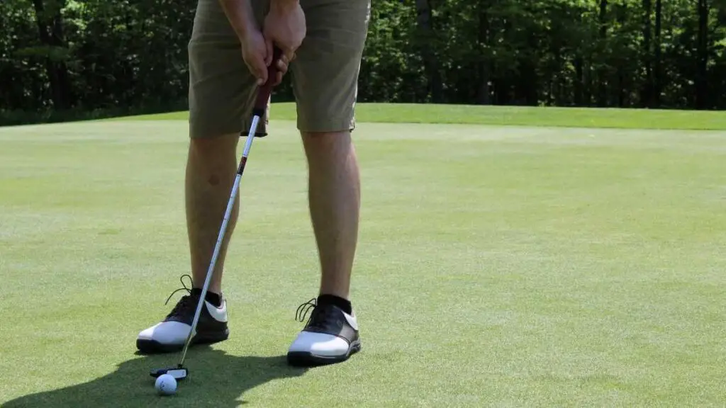 narrow golf stance