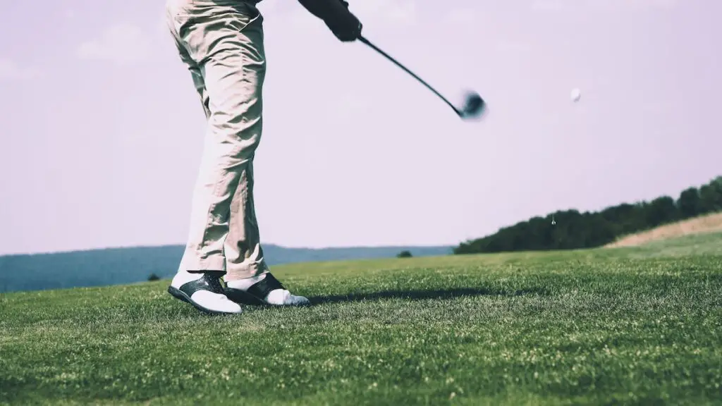 key elements to stay connected in golf swing