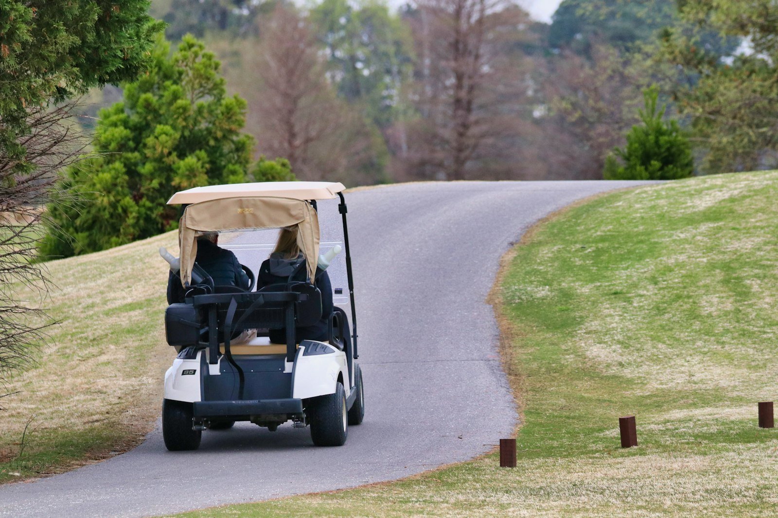 How long does 9 holes of golf take riding a golf cart along the path